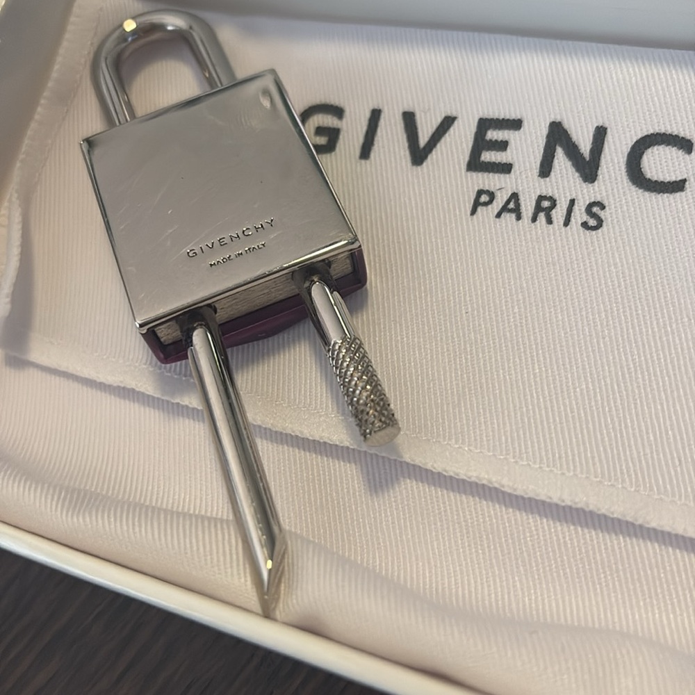Givenchy Rainbow Lock Accessory - Picture 4 of 4